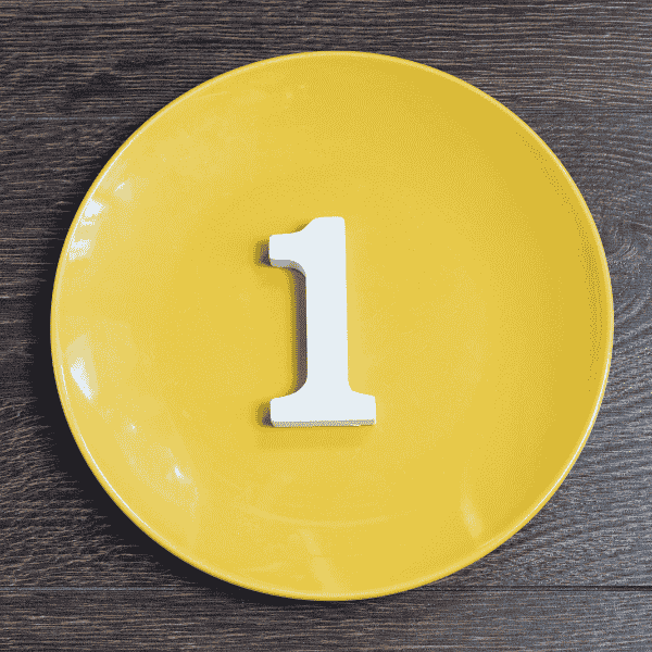 Chiffre 1 dans une assiette